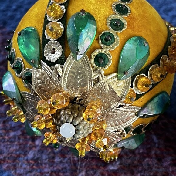 TWO Vintage Sequin Bead Push Pin Christmas Ornaments Hand Made Tassel 70s/80s - Picture 4 of 13